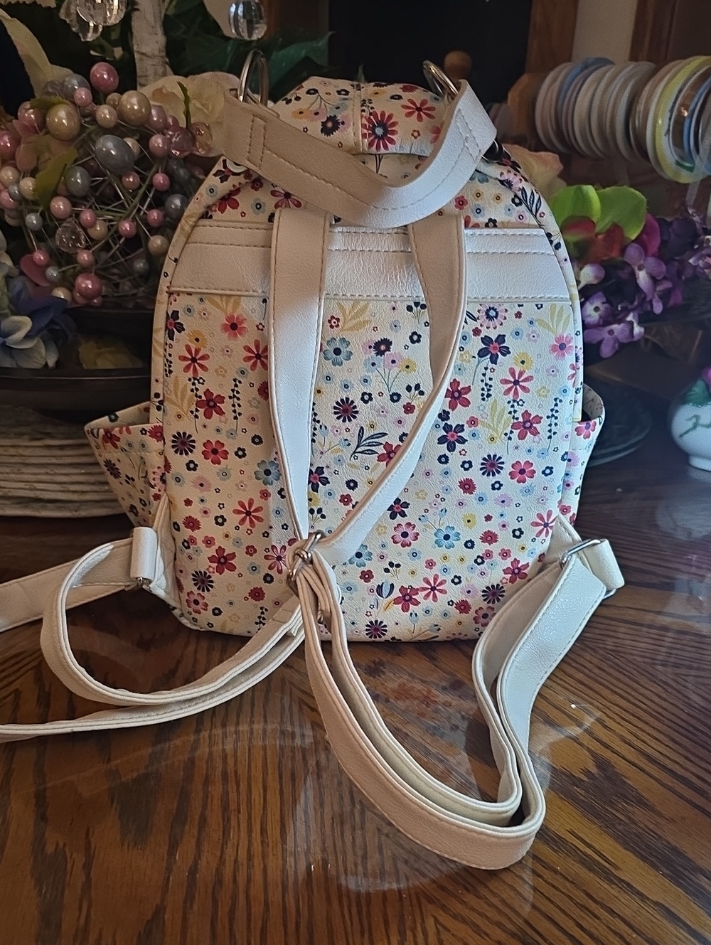 Mini Floral Backpack - Picture 2 of 9